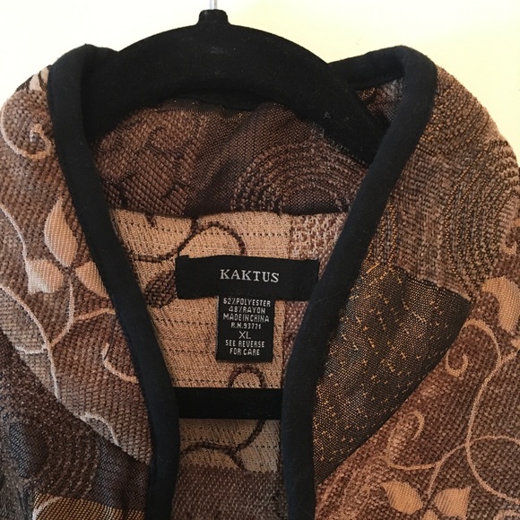 VTG Textured Floral Quilted Kimono blazer, embroidered - Picture 10 of 11